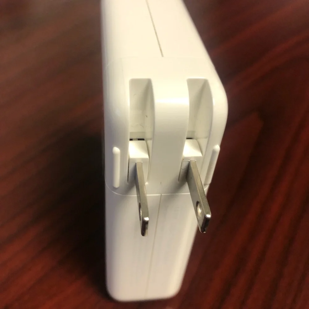 Apple 140W USB -C Power Adapter